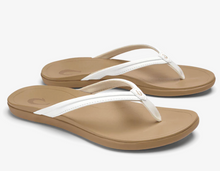 Load image into Gallery viewer, white strap flip flop with a baige sole on white back ground