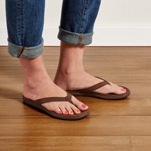Load image into Gallery viewer, ‘Aukai  Women’s Leather Sandals
